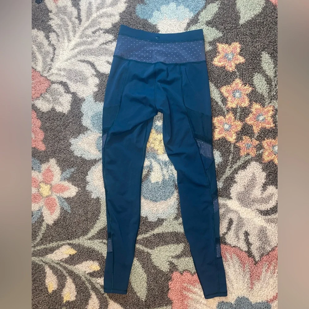 LULULEMON *rare* Just Breathe mesh Pant Alberta lake size 4